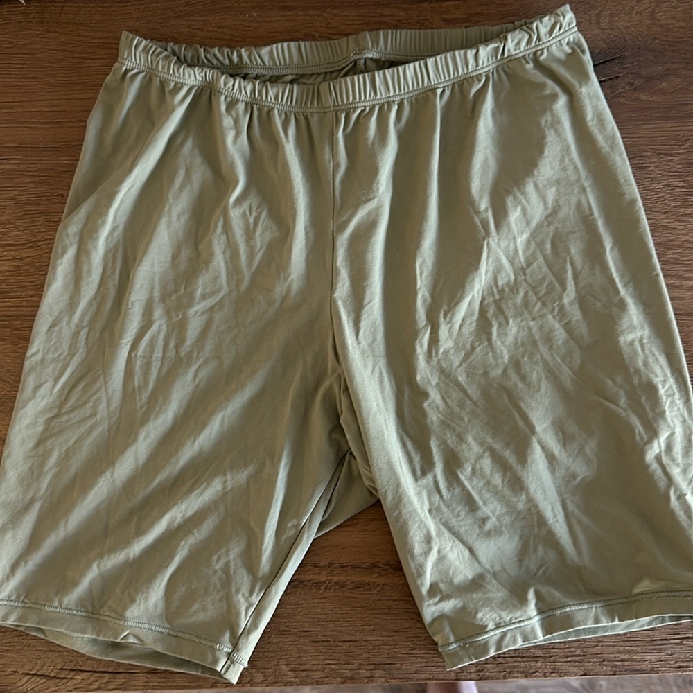 SKIMS Fits Everybody Bike Shorts in Khaki